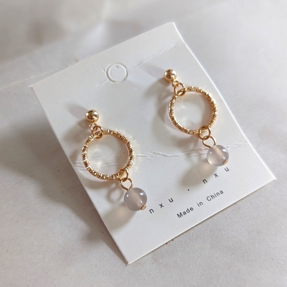 Earrings - Dangling with bead - Picture 1 of 2